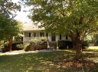 1812 Lazy Ln, High Point, NC 27265