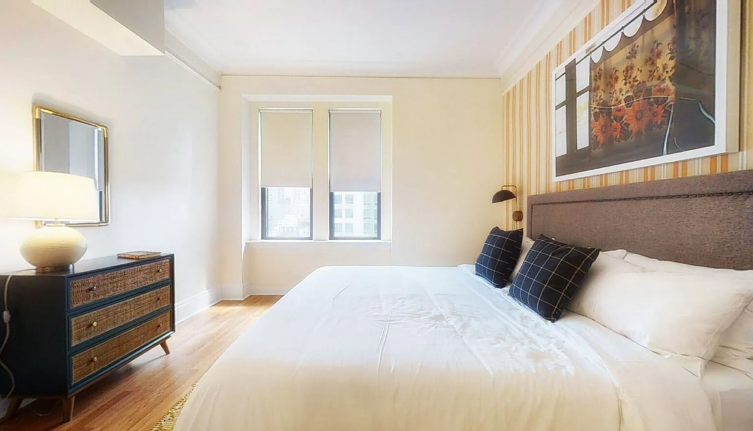 Studio, 400 sqft, $2,400 — Photo 2