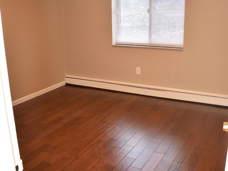 2nd image of 5551 Centre Ave APT 709