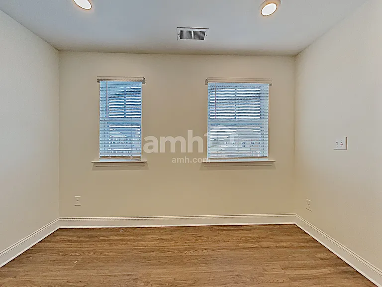125 Hamilton Park Dr — Photo 12
