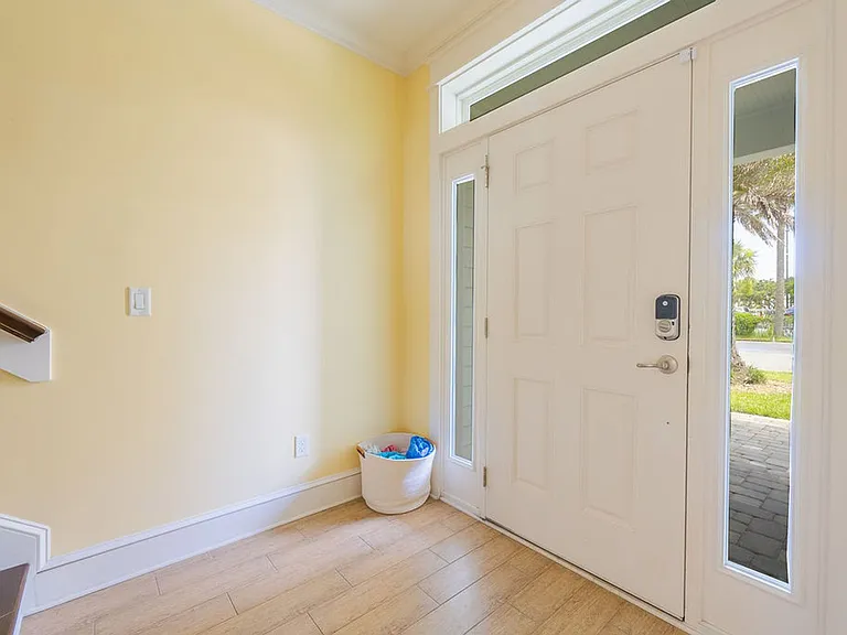 116 10th Ave N — Photo 9
