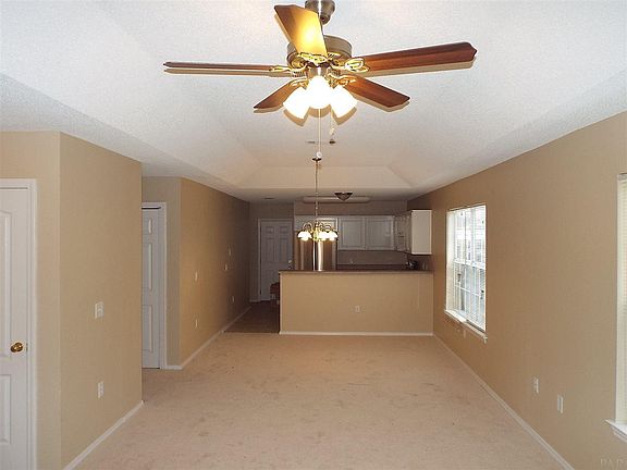 5th image of 139 Valdosta Ave