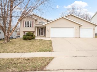 4451 Savannah Dr NW, Rochester, MN 55901