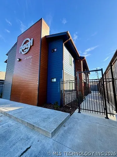 415 S Victor Ave Photo 1