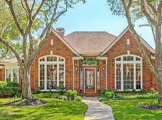 803 Pointe Loma Dr, Sugar Land, TX 77479