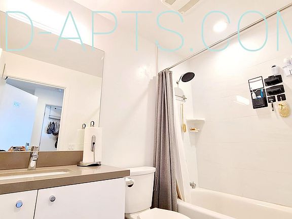 5th image of 3953 1st Ave #203
