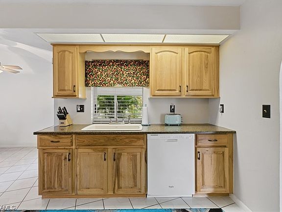 5th image of 207 Lincoln Ave