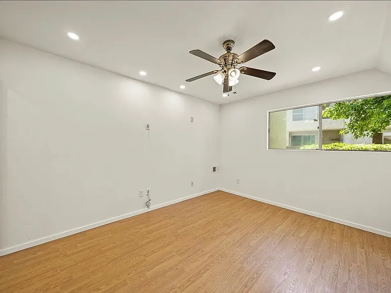 6131 Rancho Mission Rd #113 — Photo 7