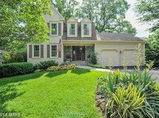 5305 Lindsay St, Fairfax, VA 22032