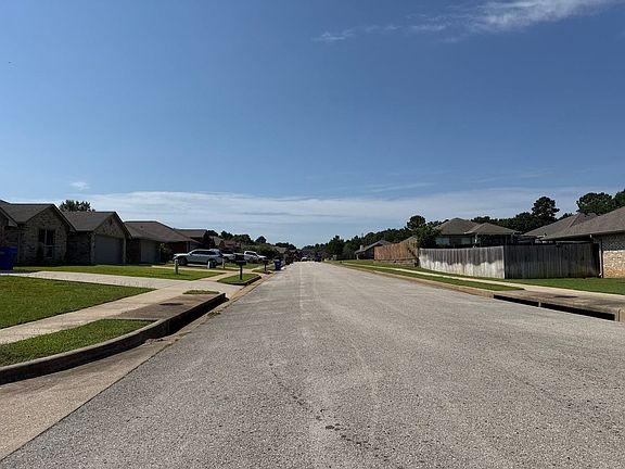4th image of 19943 Meadow West Ln