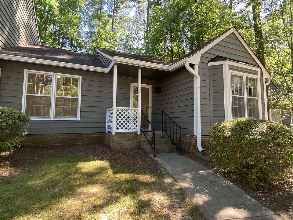 Front entrance to corner unit