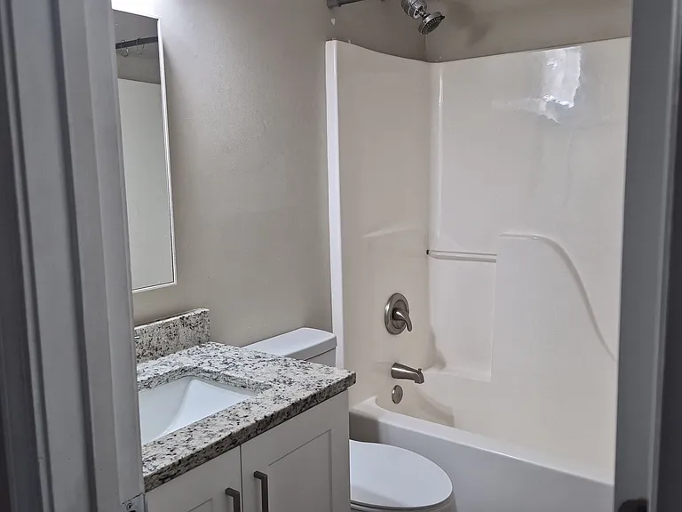 418 Summer Hill Cir — Photo 17