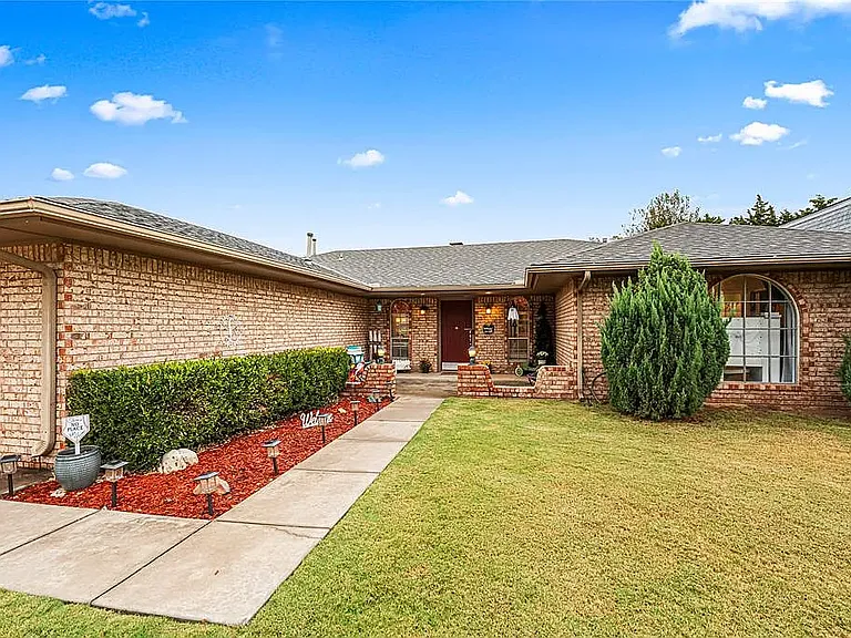 11521 Carriage Dr — Photo 6