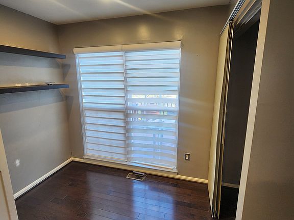 Eat-in kitchen area