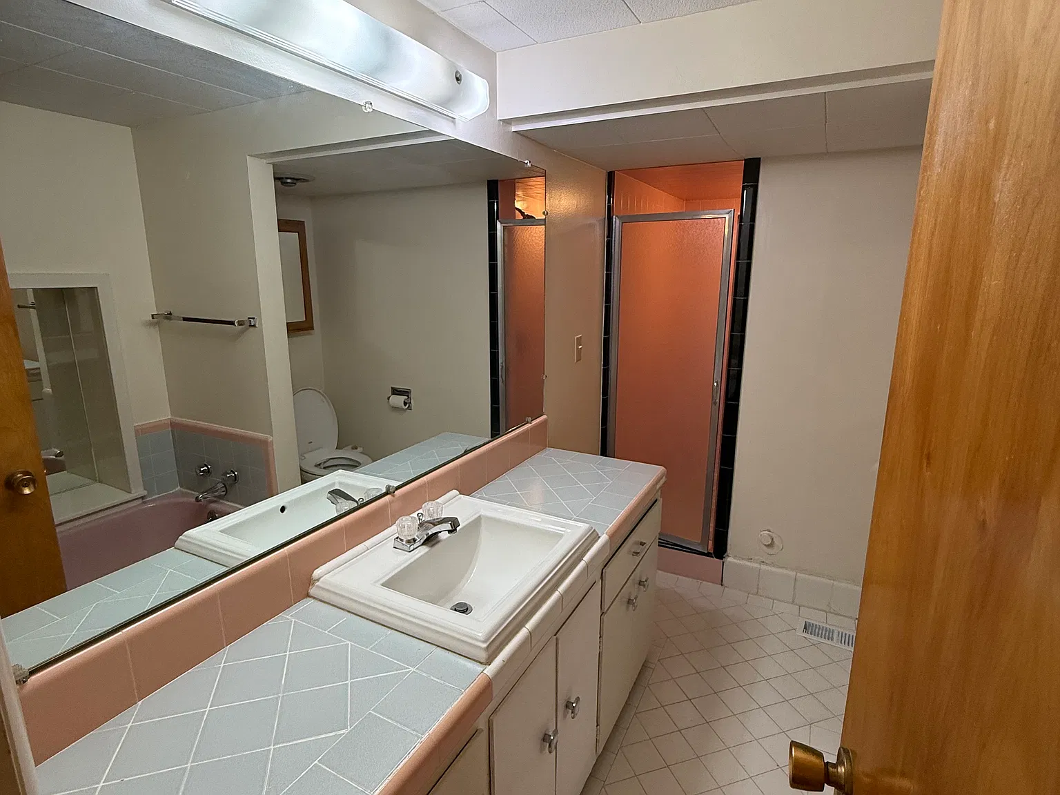 3 bed, 1000 sqft, $1,500 — Photo 4