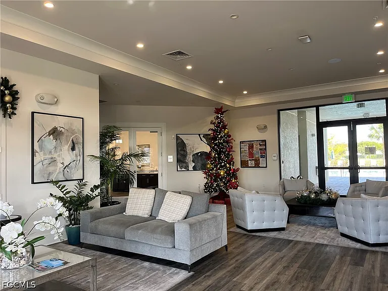 14662 Cantabria Dr — Photo 5
