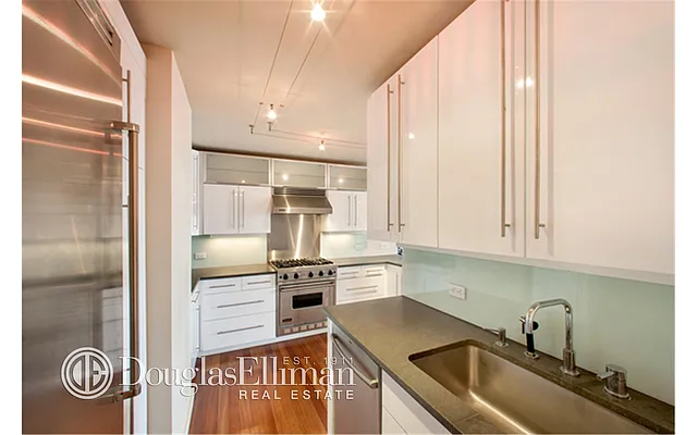 Sold by Douglas Elliman | media 21