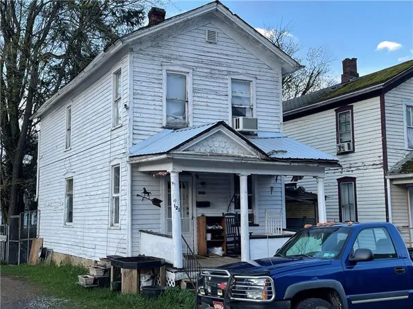 1220 Railroad St, Franklin, PA 16323