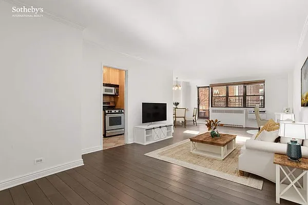 Rented by Sotheby's International Realty | media 36