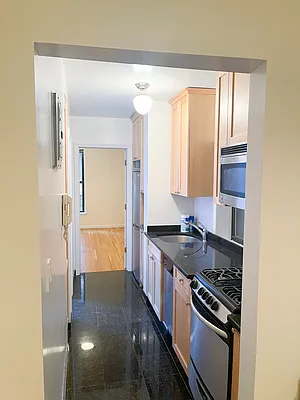 Rented by Urban Real Estate Inc | media 4