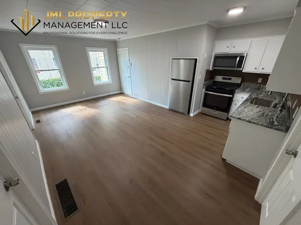 52 Pitman St #1E, Fall River, MA 02723