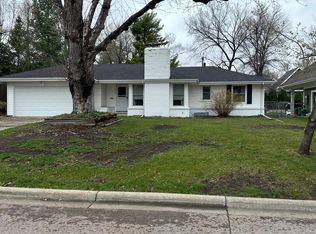 4624 Woodland Rd W, Edina, MN 55424