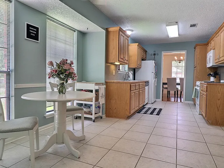 17628 Chadsford Ave — Photo 7