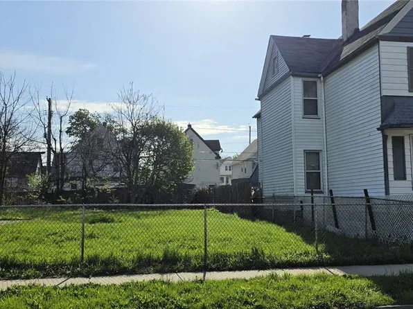 E 93rd St, Cleveland, OH 44106