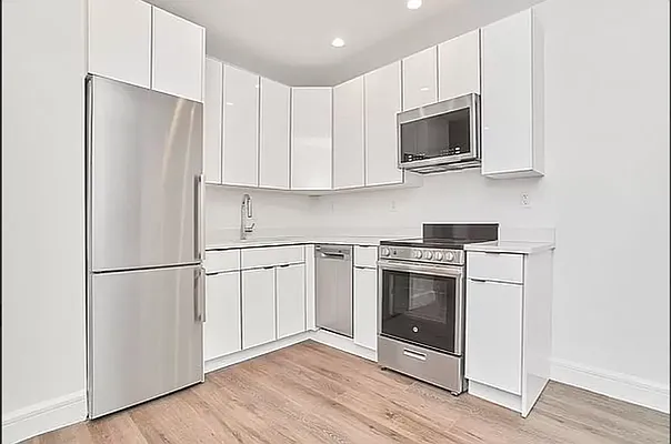 Rented by REAL New York | media 25