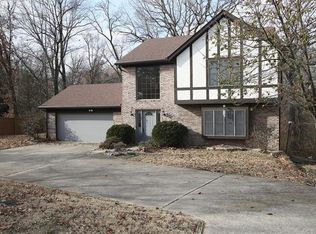13 Oakside Dr, Collinsville, IL