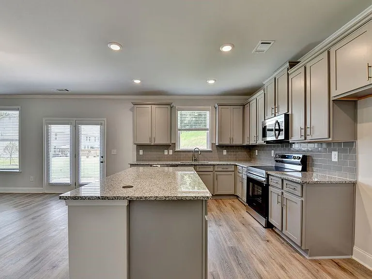 7309 Yewtree Dr — Photo 22