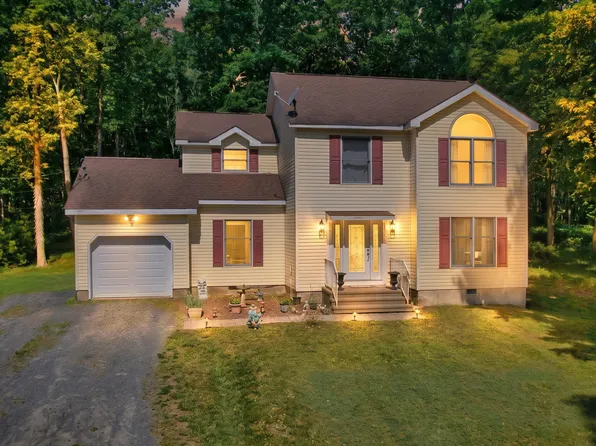 265 Marcel Dr, Dingmans Ferry, PA 18328