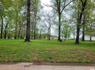 8 Windsor Pl, Mount Vernon, IL 62864