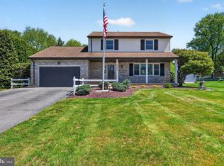 4426 Cedarwood Dr, York, PA 17402