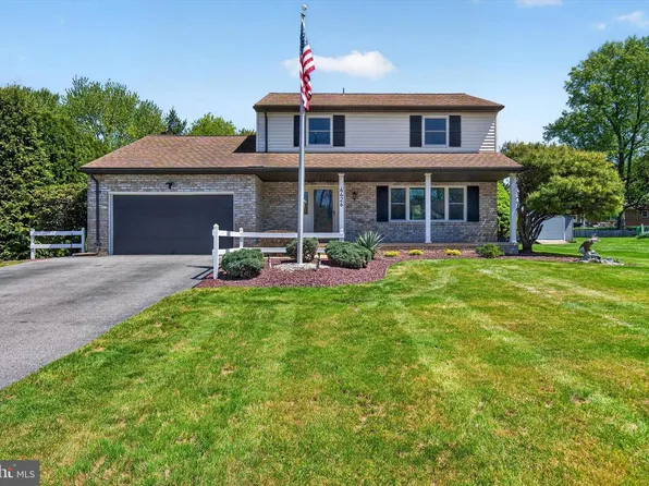4426 Cedarwood Dr, York, PA 17402