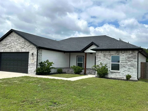 3840 Skylane Ave, Corsicana, TX 75110