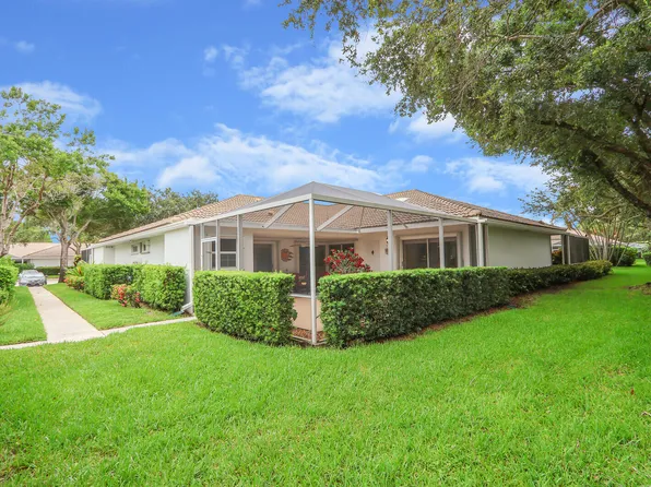 9404 Chapman Oak Court, Palm Beach Gardens, FL 33410