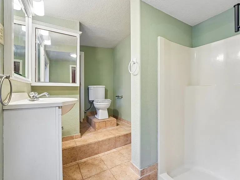 21567 Starrett Hill Dr — Photo 14