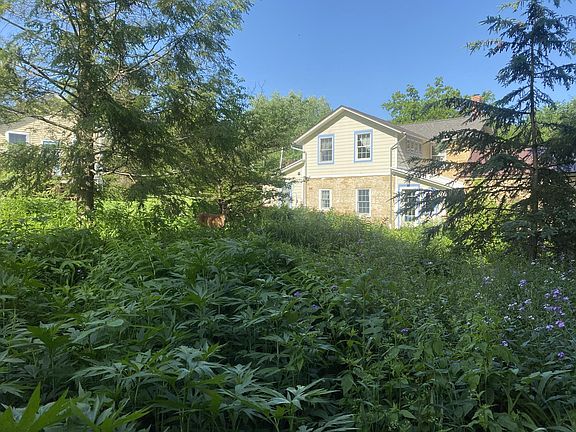 4th image of 412 Pine St
