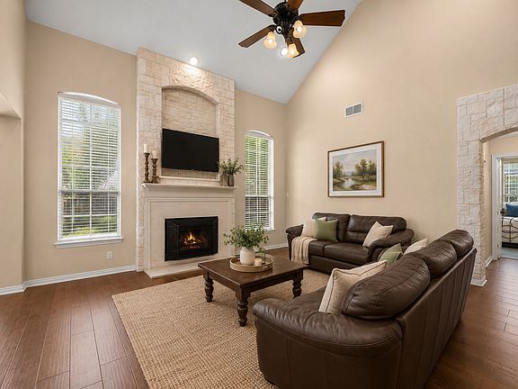 3rd image of 3016 Silverado Dr