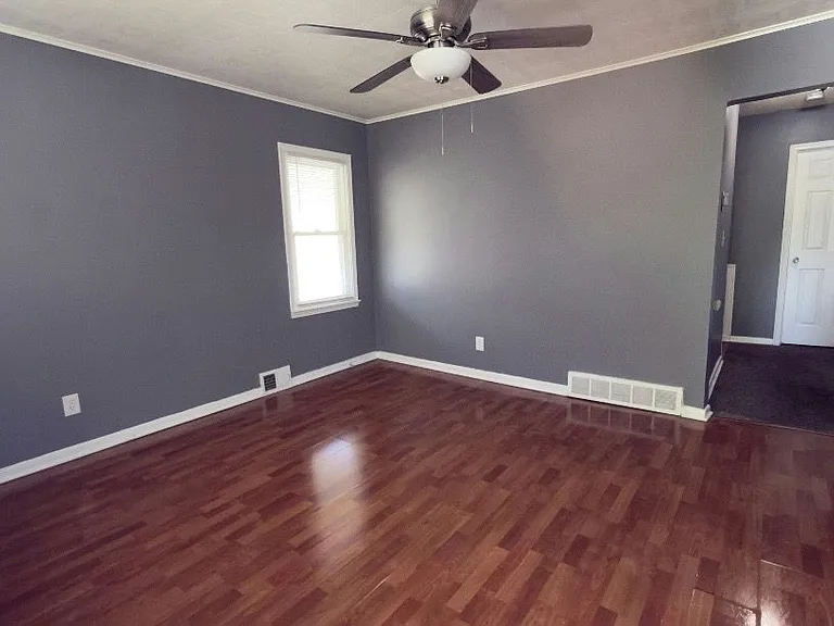 14469 Hendricks Ave — Photo 2