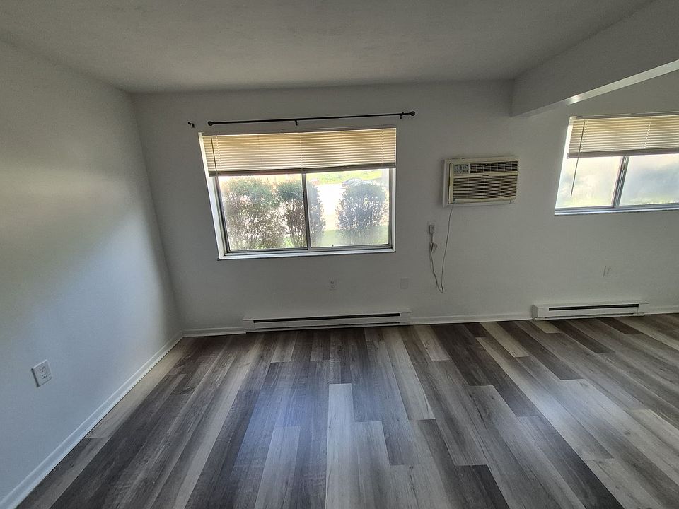 1st image of 922 Highland Ave #29