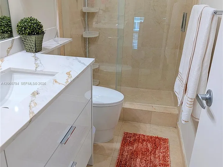 10275 Collins Ave #1106 — Photo 18