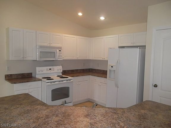 2nd image of 4306 NE 21st Court Cpe