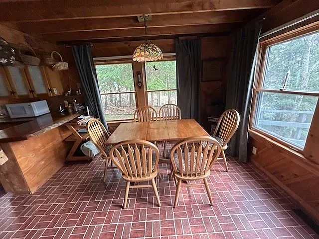 3 bed, 2.0 bath, 1176 sqft, $5,800 — Photo 3