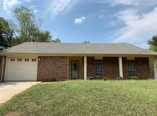 1108 Club View Dr NW, Huntsville, AL 35816