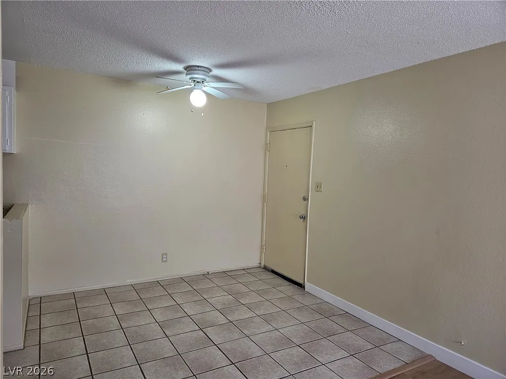 2 bed, 1.0 bath, 731 sqft, $795 — Photo 3