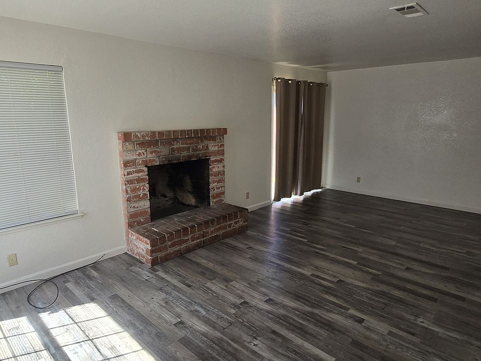 1st image of 107 Schlenker Dr