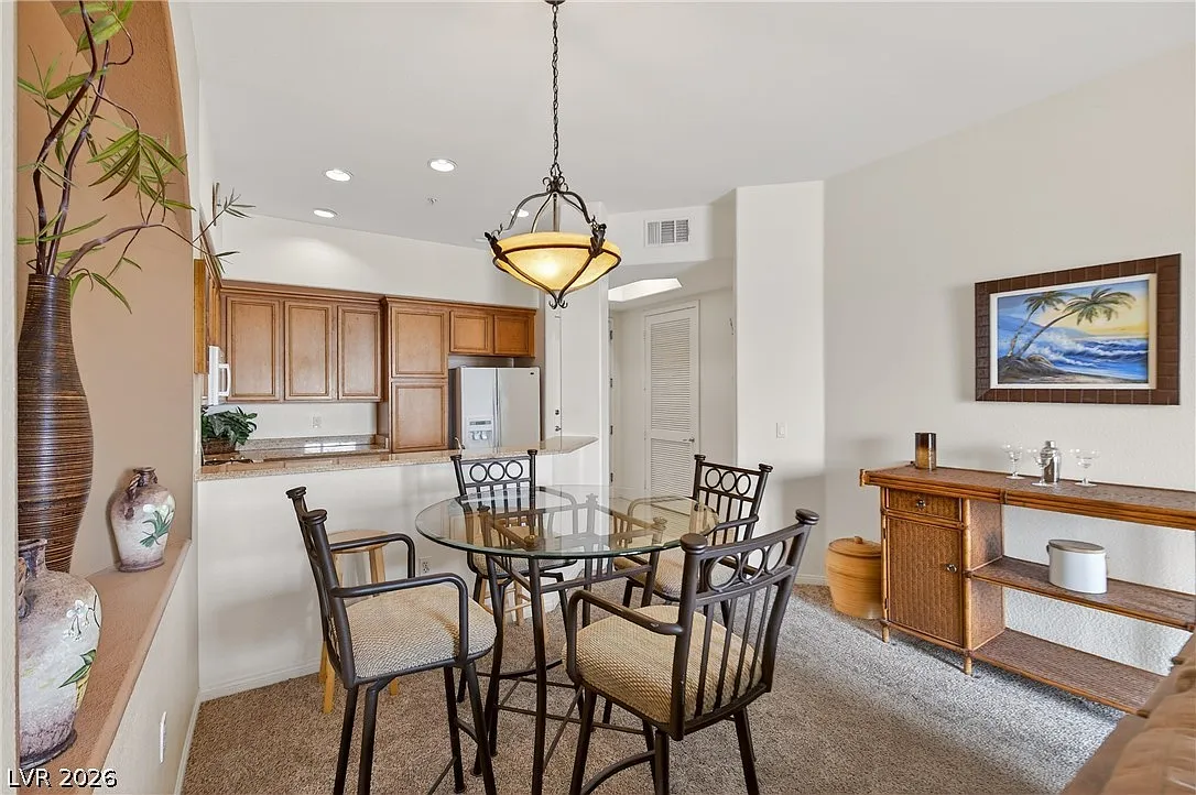 2 bed, 2.0 bath, 1038 sqft, $1,895 — Photo 4