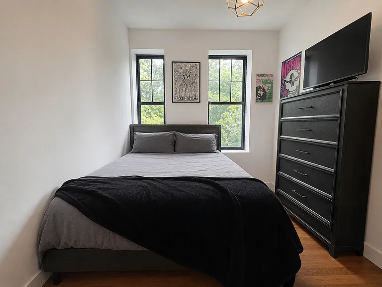 281 Linden St #2 — Photo 9